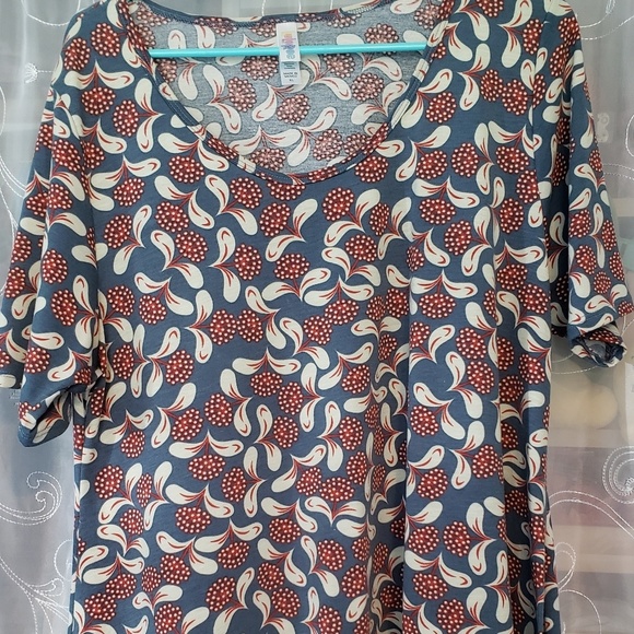 Lularoe Perfect Tee - Picture 1 of 1